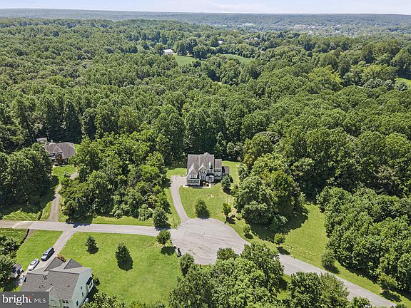 4th image of 4303 Henley Ct