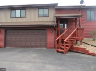 2104 9th St E, Glencoe, MN 55336