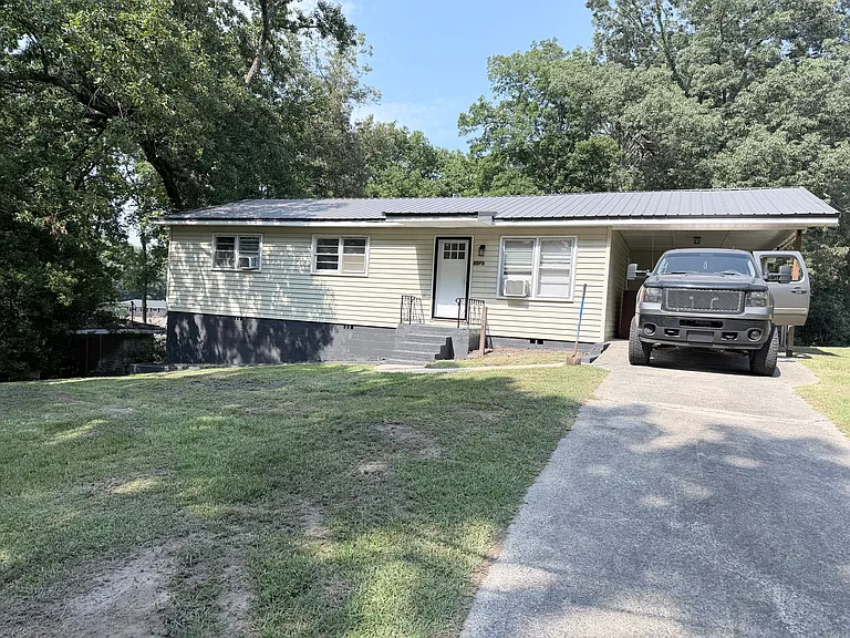 3960 Dorothy Dr — Photo 1