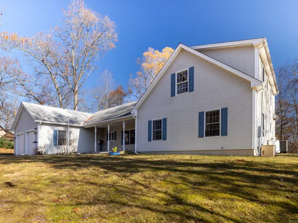 2 Oak Knoll Road, East Hampton, CT 06424