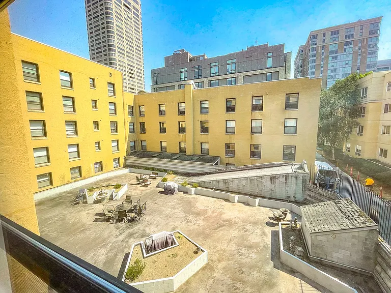 Tuscany Apartments — Photo 16