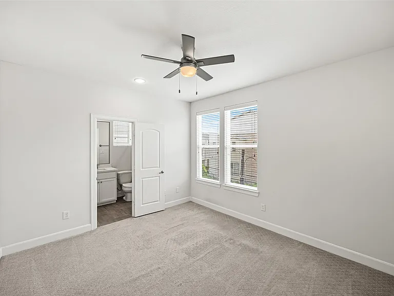 719 Leverkuhn St — Photo 24