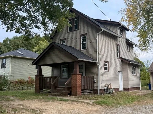 2825 S Main St, Akron, OH 44319