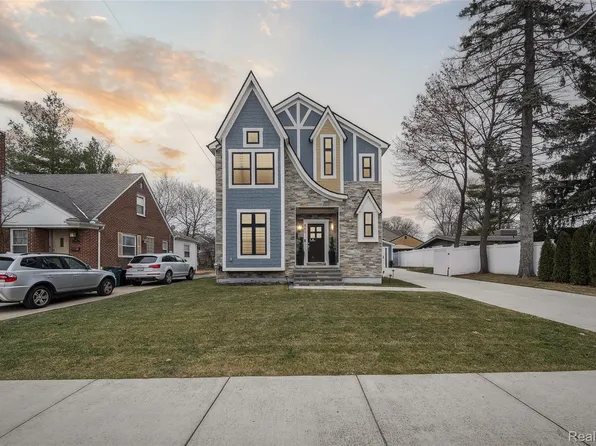 861 Coolidge Rd, Birmingham, MI 48009