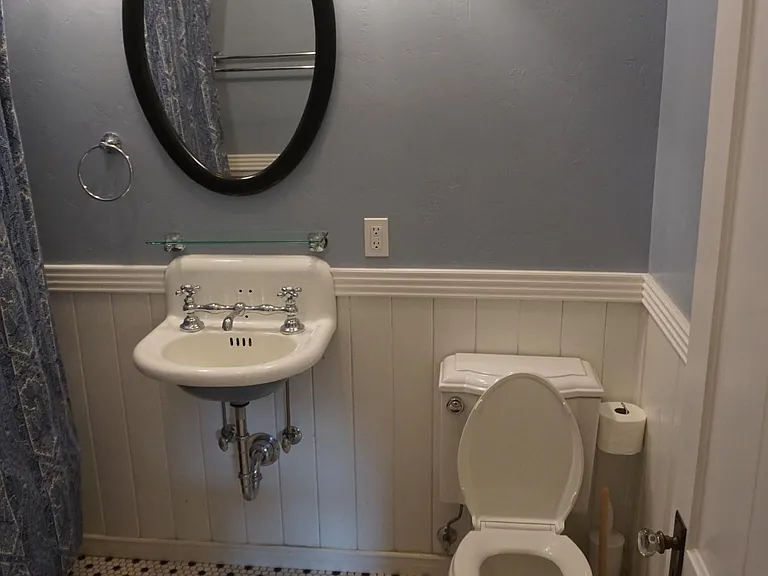 548 Washington St — Photo 11