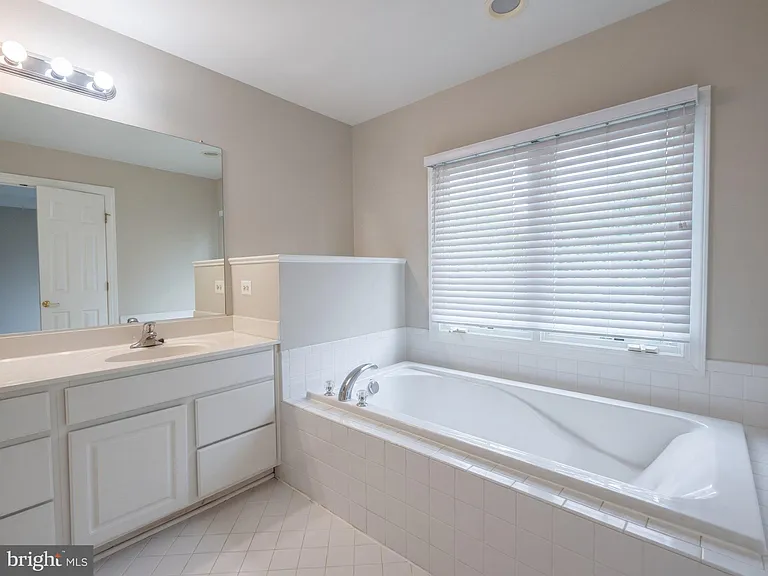 8358 Millom Ct — Photo 23