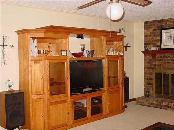4th image of 3127 Mary Elizabeth Dr