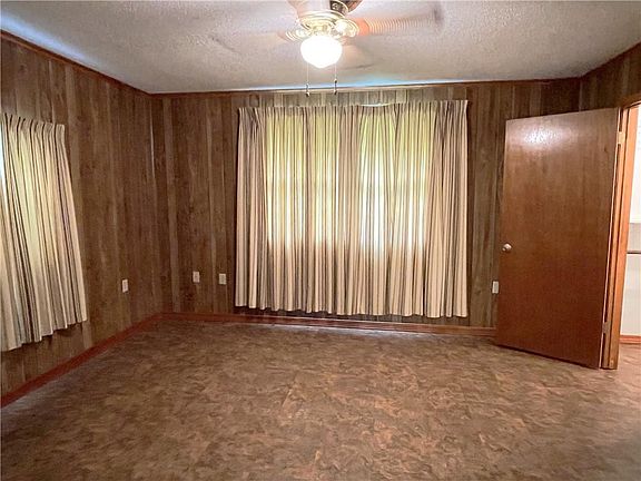 3rd image of 19430 Schlumbrecht Rd #B