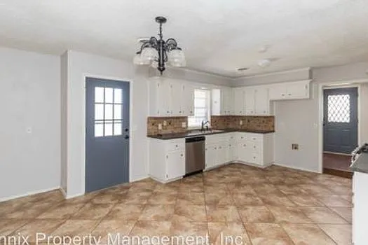 6715 Columbia Ln — Photo 6