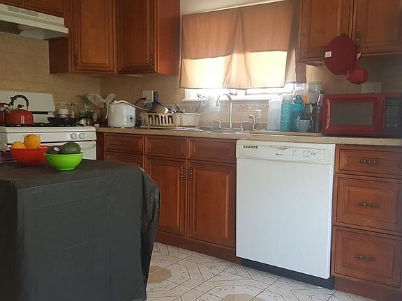2nd image of 72 Lawn Ave #2