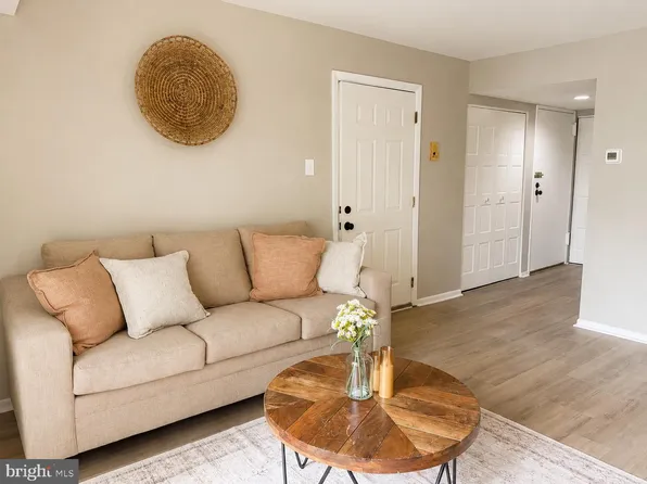 8030 Ditman St APT 46H, Philadelphia, PA 19136