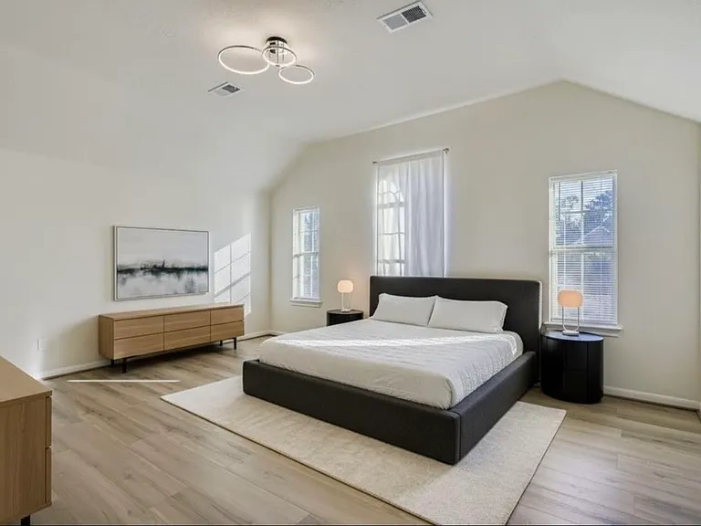 826 Forest Hillside Ln — Photo 5