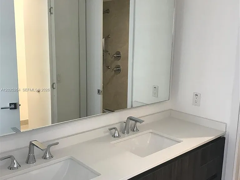 488 NE 18th St #3002 — Photo 15