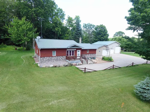 13790 Lund Ln, Mountain, WI 54149