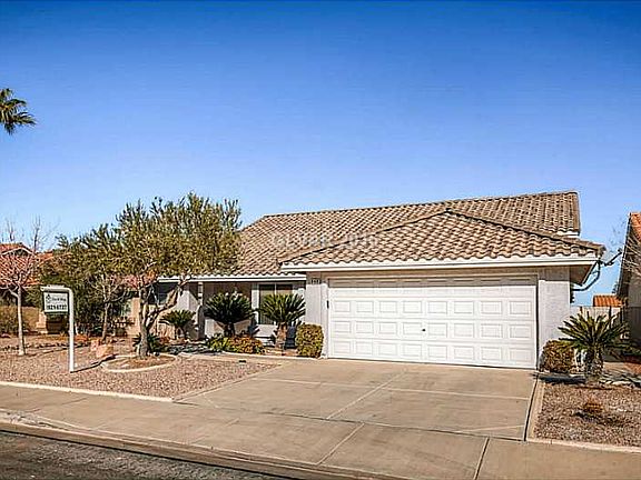 2nd image of 848 Cypress Pines Way