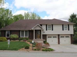 419 E Rosehill St, Marshall, MO 65340