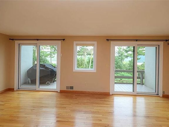 5th image of 5 Harbour Ln