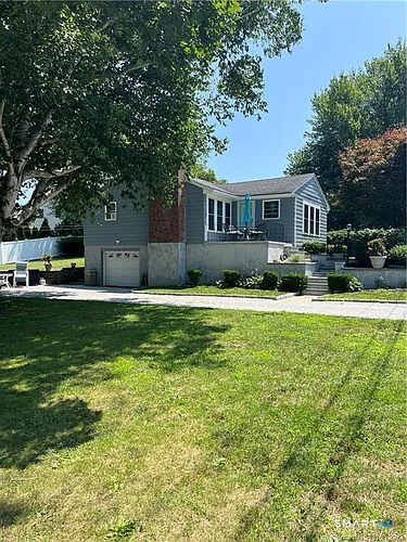 16 Clearwater Rd Photo 1