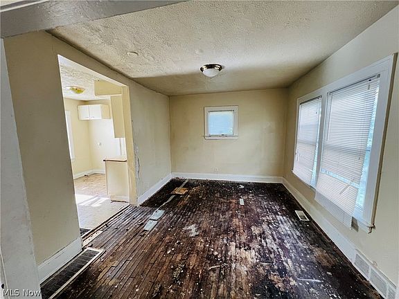 4th image of 12033 Dove Ave