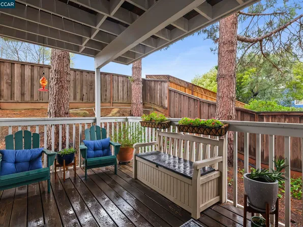 1885 Shirley Dr, Benicia, CA 94510