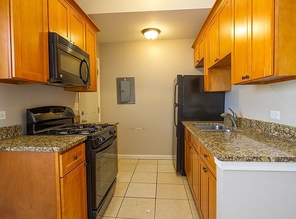5th image of 7415 N Wolcott Ave
