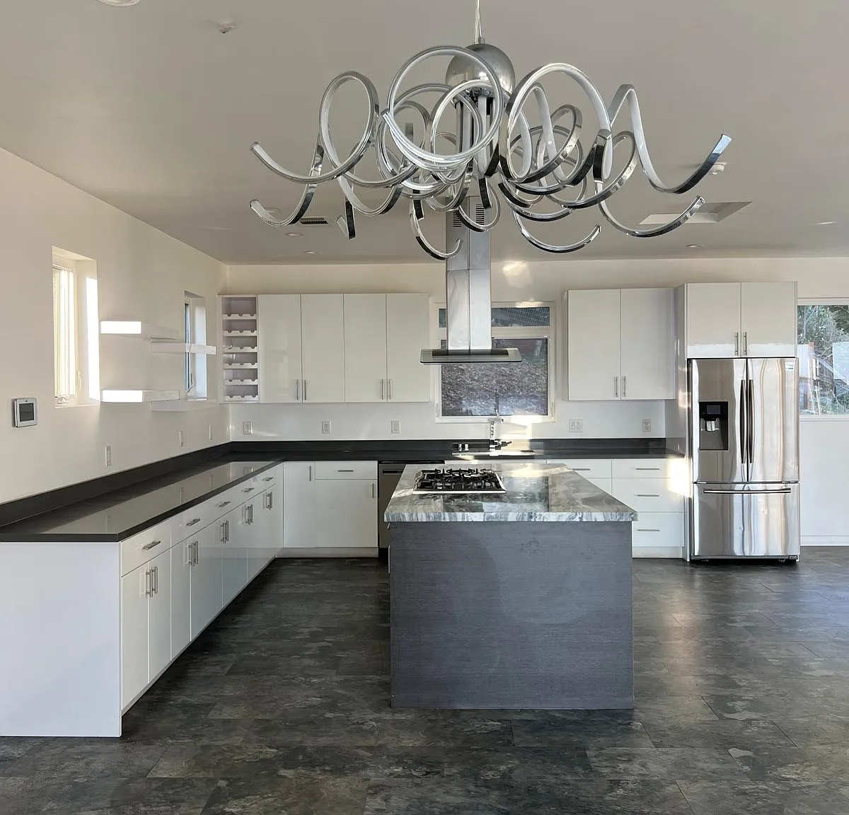 1410 Yuba Ave — Photo 2