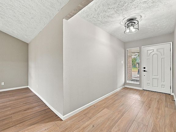 4th image of 9859 Sageroyal Ln
