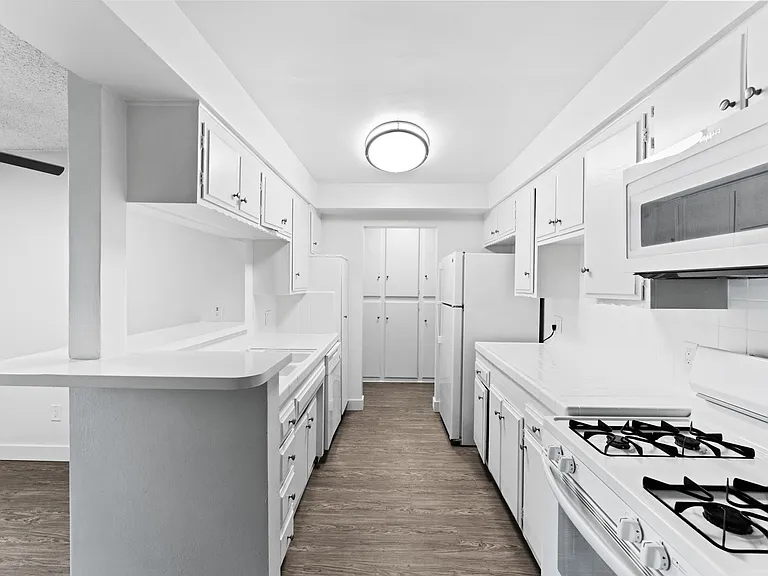 Coast Apartments — Photo 23
