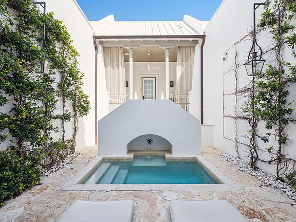 3rd image of 132 N Somerset St