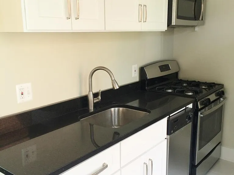 1621 Wisconsin Ave NW #2B — Photo 1