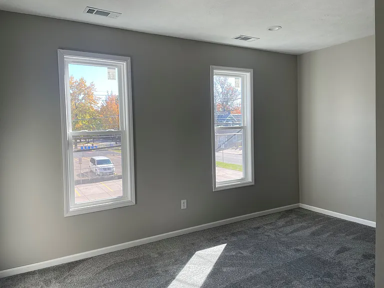 826 W 5th St #2 — Photo 9