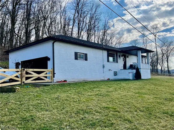 7424 Penn Rd SE, Dennison, OH 44621