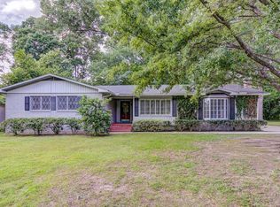 6 Crestwood Dr, Vicksburg, MS 39180