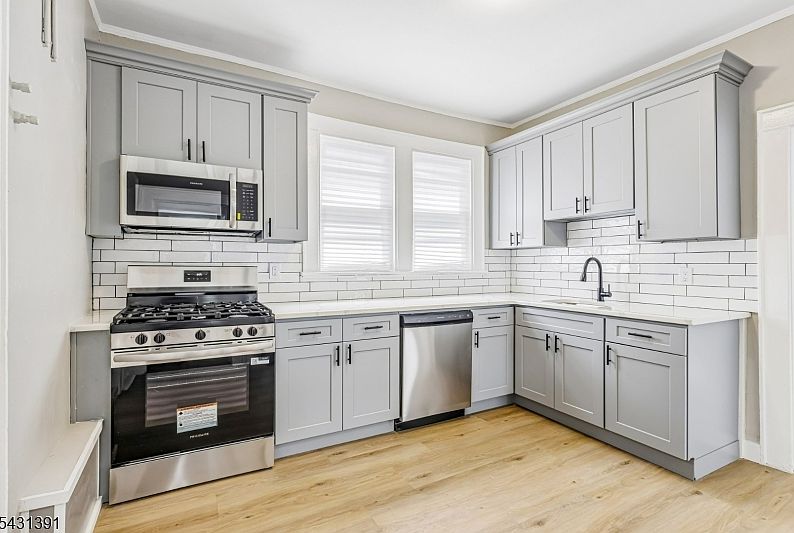 1st image of 301 E 9Th Ave #0