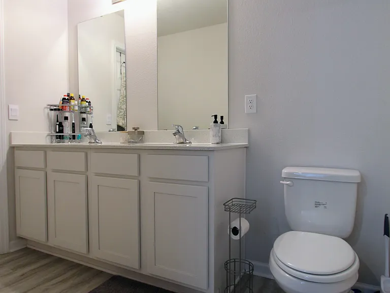 440 Scarborough St — Photo 17