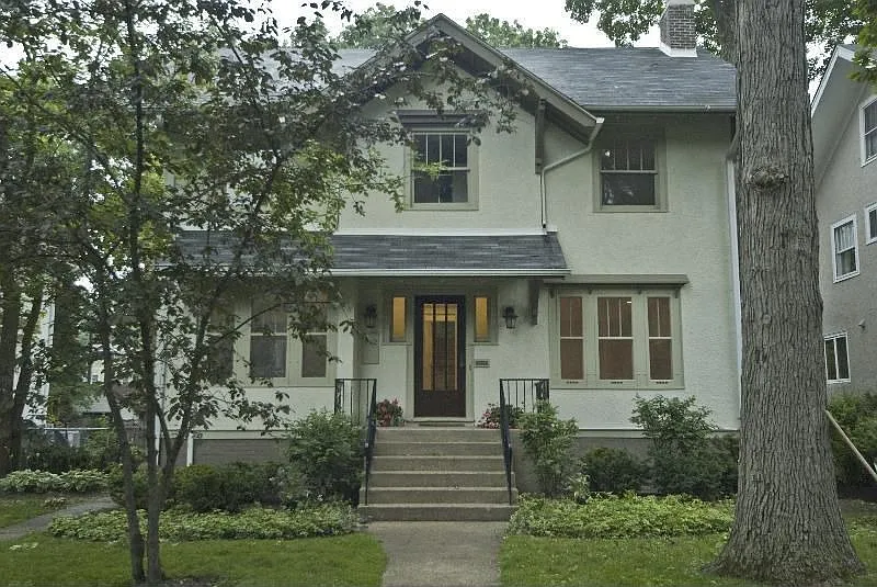 112 Woodbine Ave photo 1