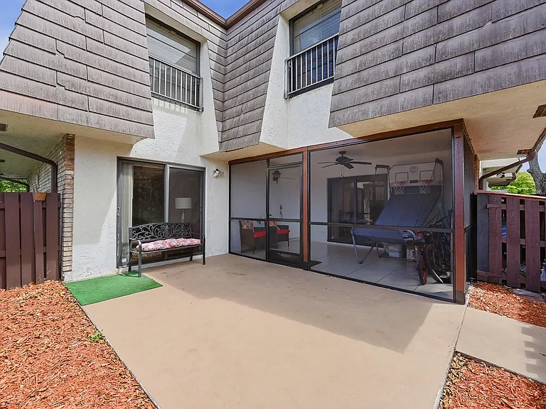 2498 NW 99th Ave — Photo 22