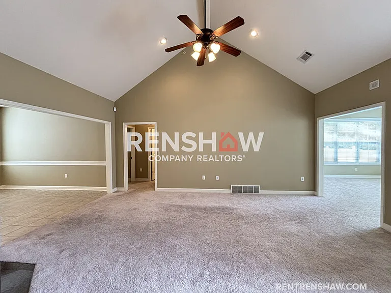 1381 Calumet Farms Dr — Photo 12