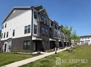 202 Lyla Ln, New Brunswick, NJ 08901
