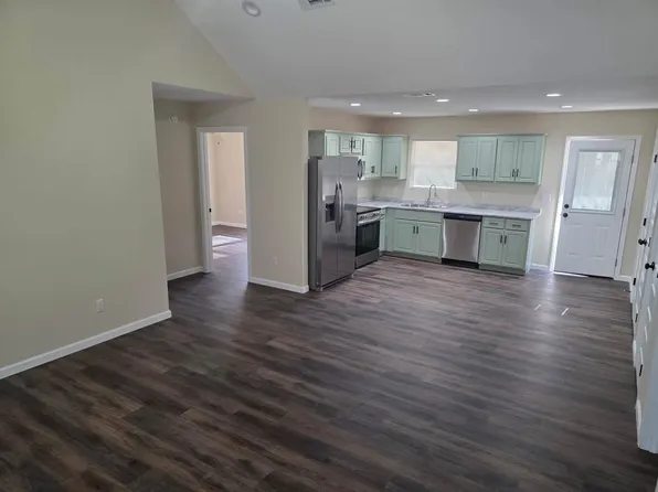 687 N Washington St, Lyons, GA 30436