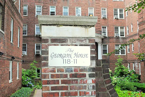 Sold by Landmarc Group | media 39