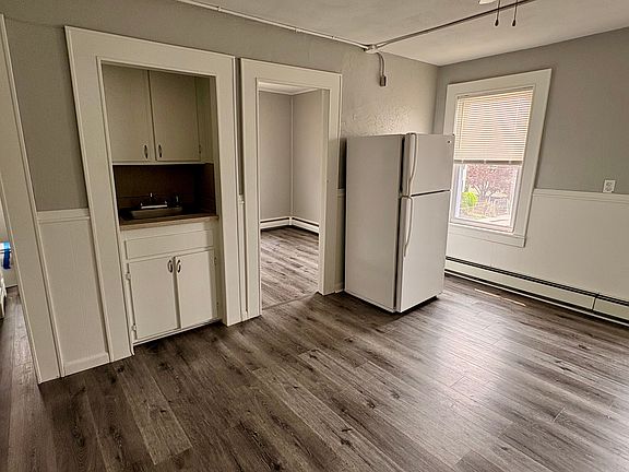 4th image of 19 Saint Elizabeth St APT 4
