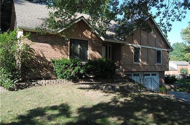 1st image of 504 NE Dogwood Cir