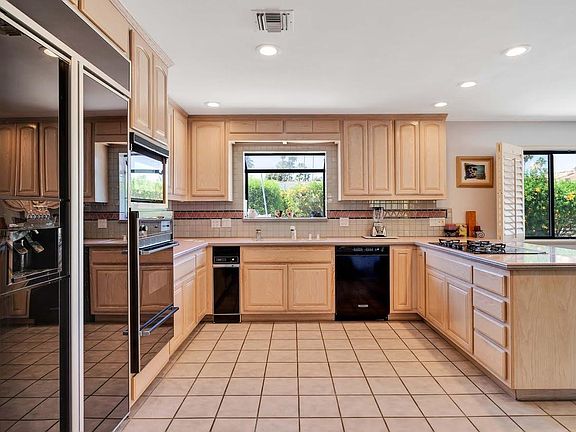5th image of 2952 E Avery Dr