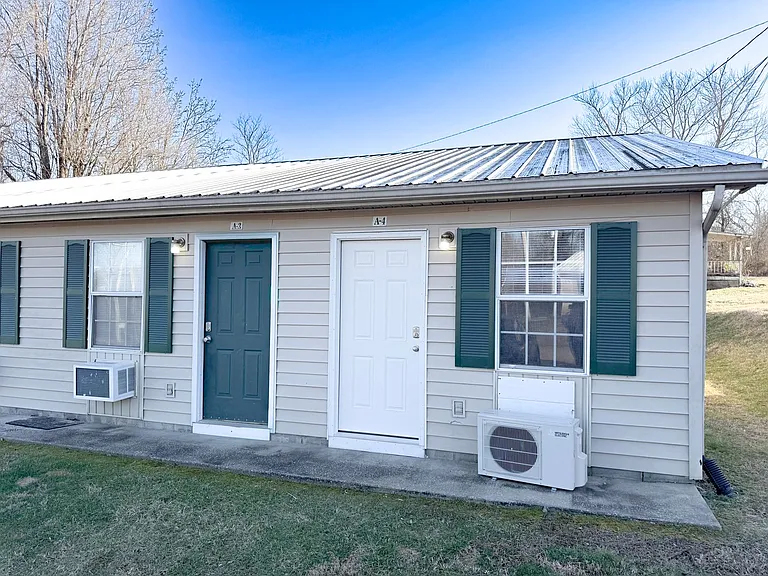 222 Chapman Rd — Photo 1