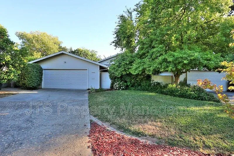 Building Photo - 1060 Sand Bar Cir