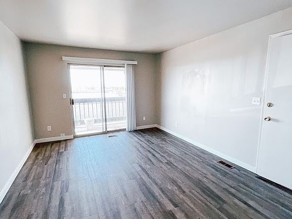 3rd image of 553 N Monterey Dr #587