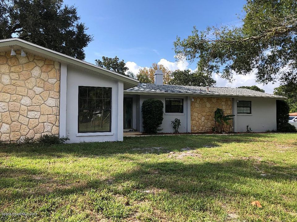 1st image of 2321 Country Club Dr