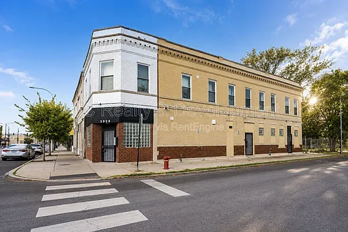3328 W Chicago Ave #2R Photo 1