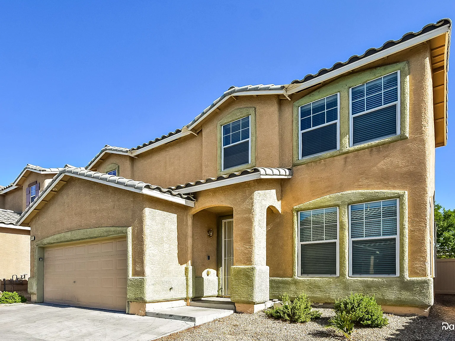 3 bed, 3.0 bath, 1554 sqft, $1,875 — Photo 2